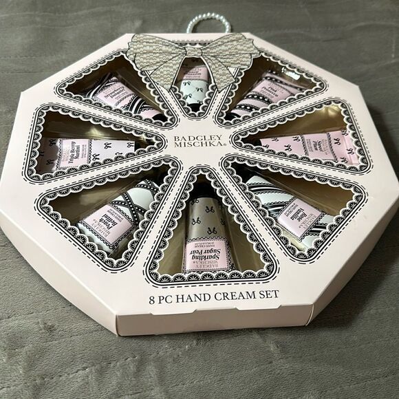 Badgley Mischka 8 pc Pamper Hand Cream Collection Gift Pack for Her - Picture 9 of 10